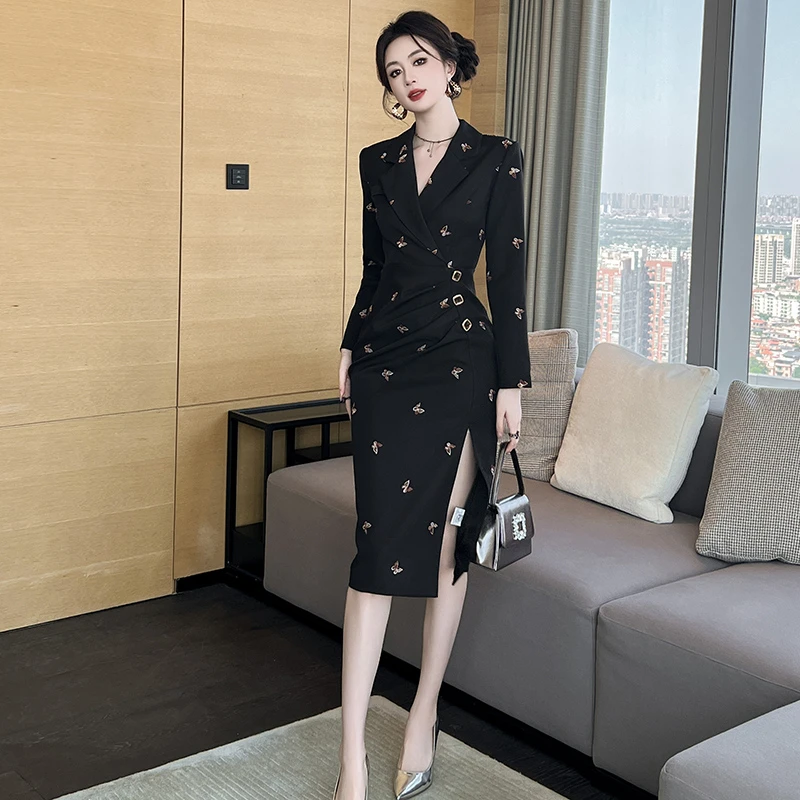 秋季新款时尚轻奢蝴蝶刺绣中长款连衣裙显瘦气质收腰名媛21535