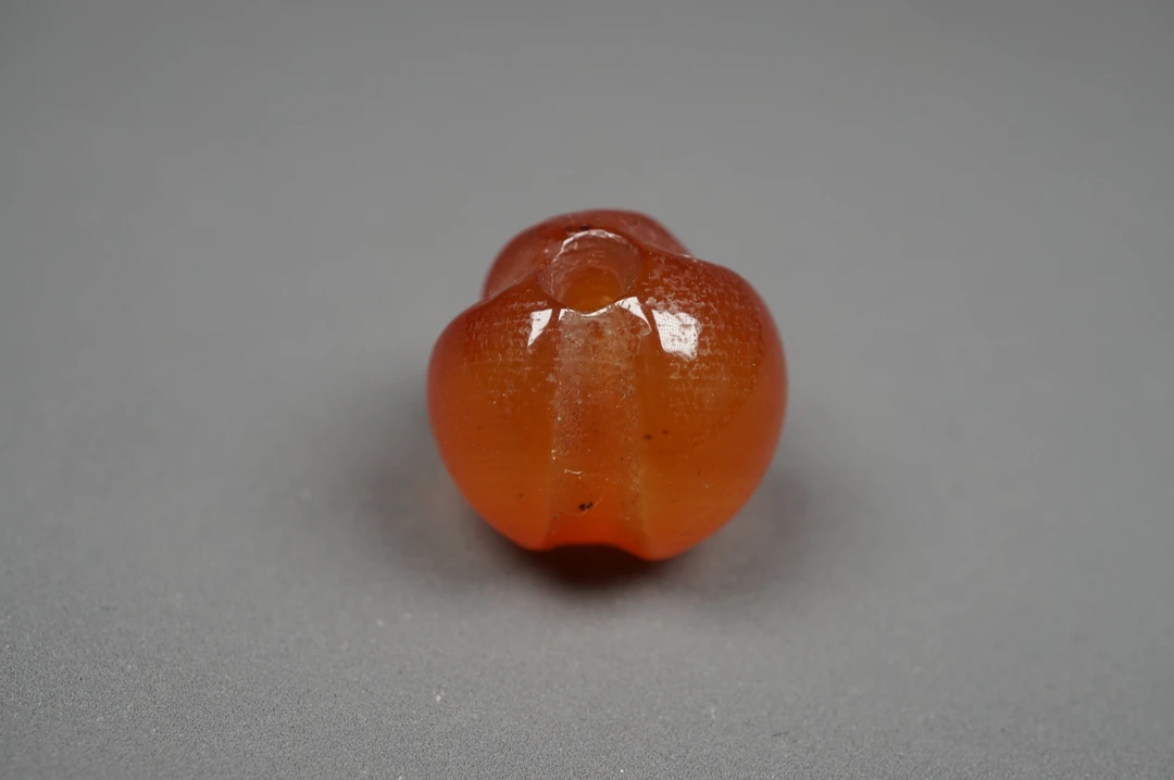 老库存几十年的 天然玛瑙瓜棱珠子A1623