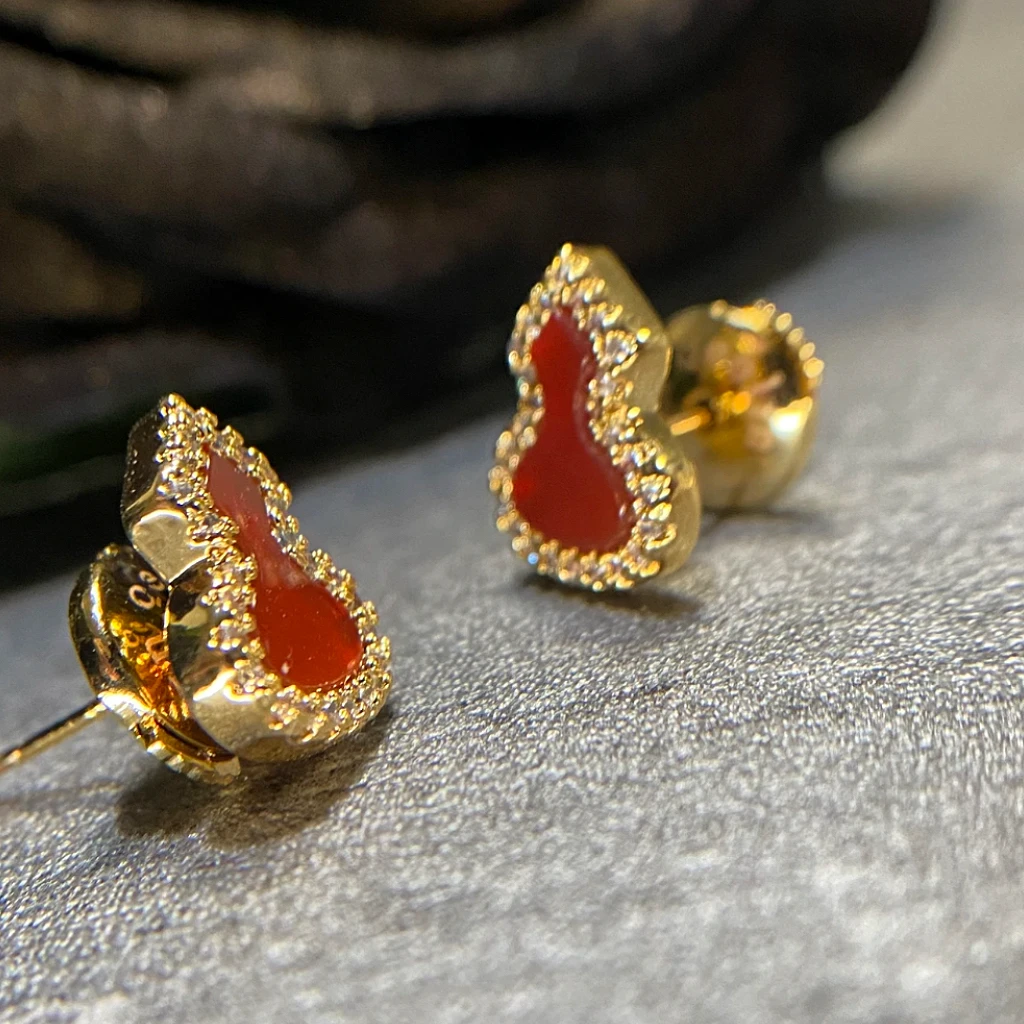 铜合金耳饰 红色气质小众经典耐看葫芦耳钉GV53