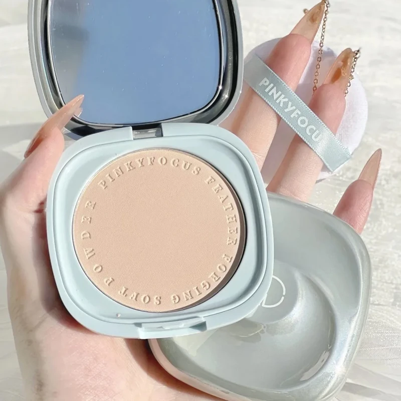 推荐~轻盈微光定妆粉饼二合一细腻气垫隐形毛孔控油学生粉饼防水