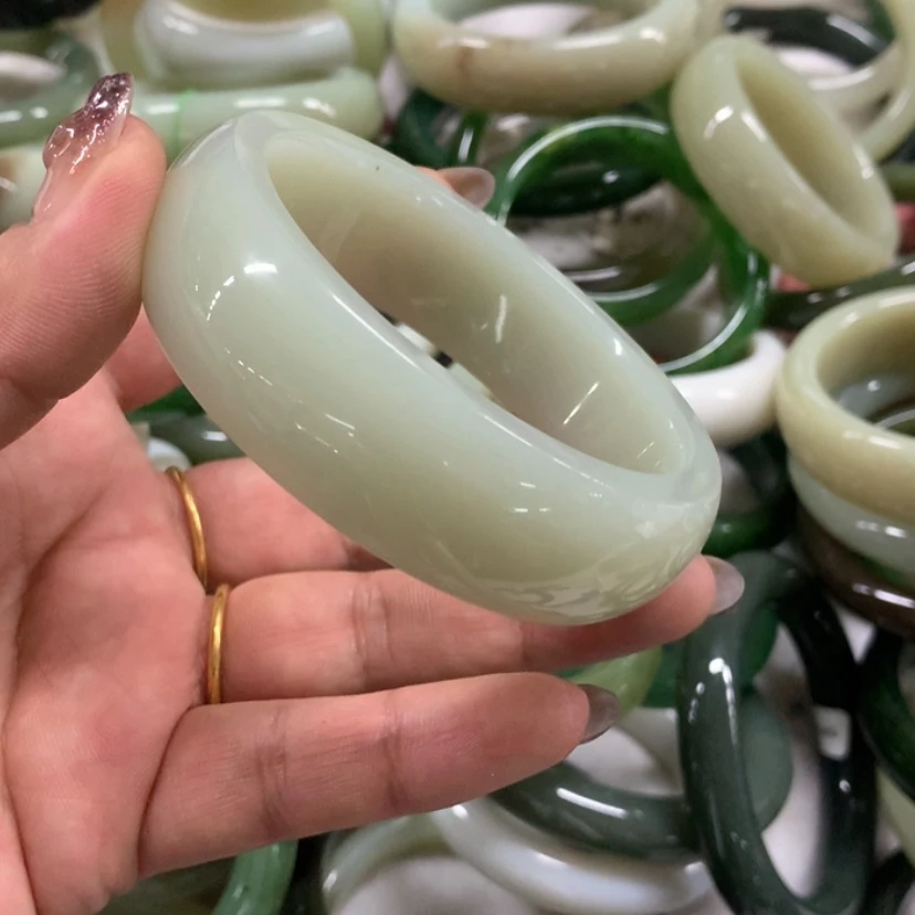【闪购商品】和田玉（糖玉）手镯未镶嵌海**宝