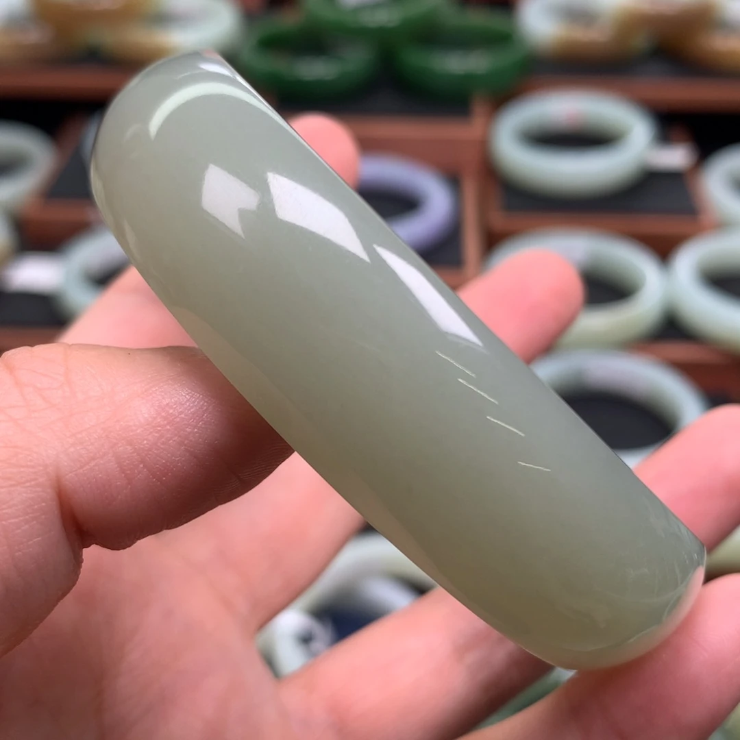 和田玉手镯58圈口未镶嵌