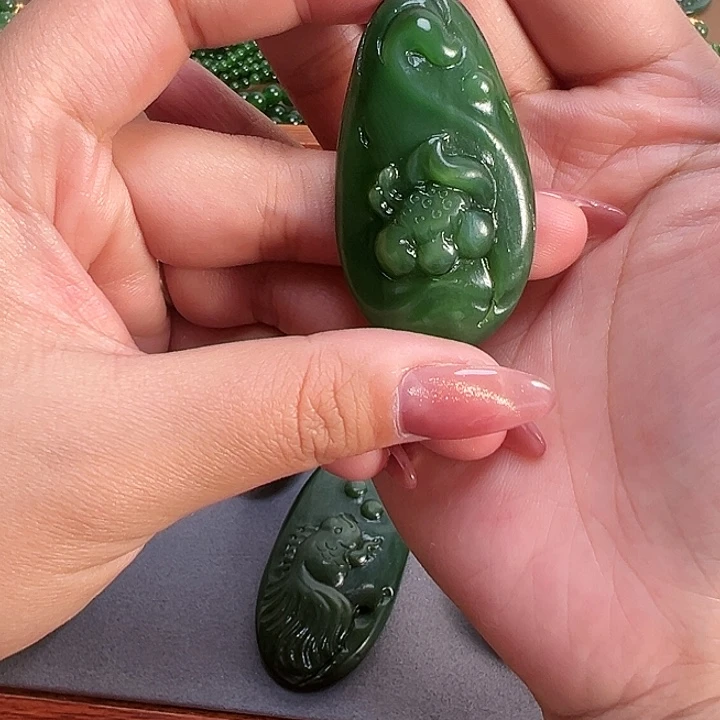 和田玉（碧玉）颈饰未镶嵌