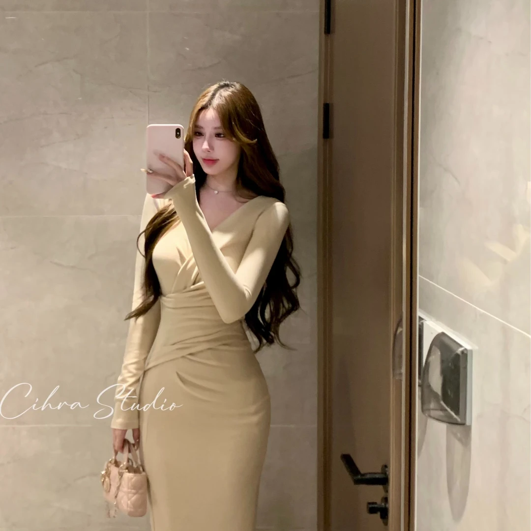 Cihra【大约在冬季】纯欲辣妹双层磨毛加绒V领显瘦长袖开叉连衣裙