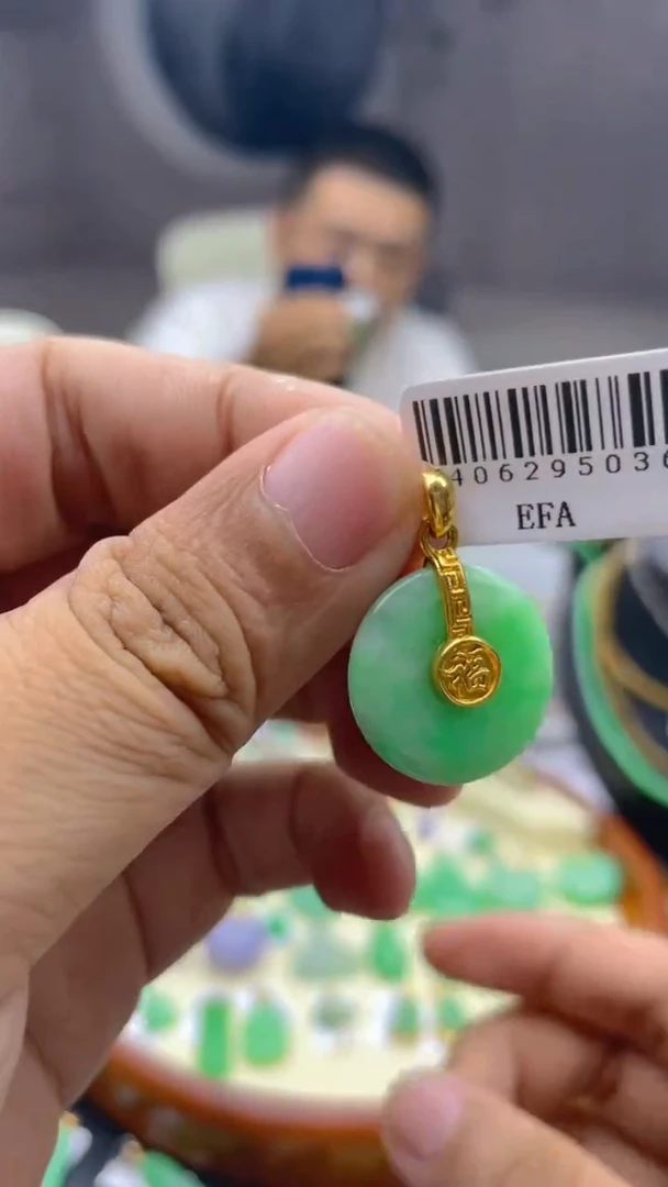 【闪购商品】翡翠颈饰18K金镶嵌天然缅甸A货翡翠 包邮