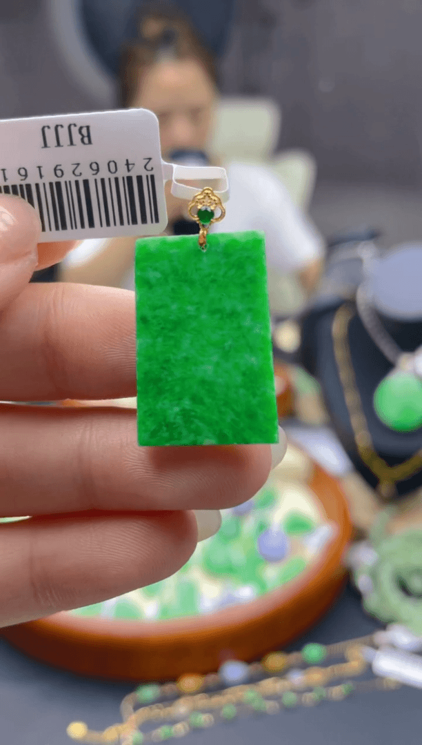 【闪购商品】翡翠颈饰18K金镶嵌新号开播 包邮加7天无理由