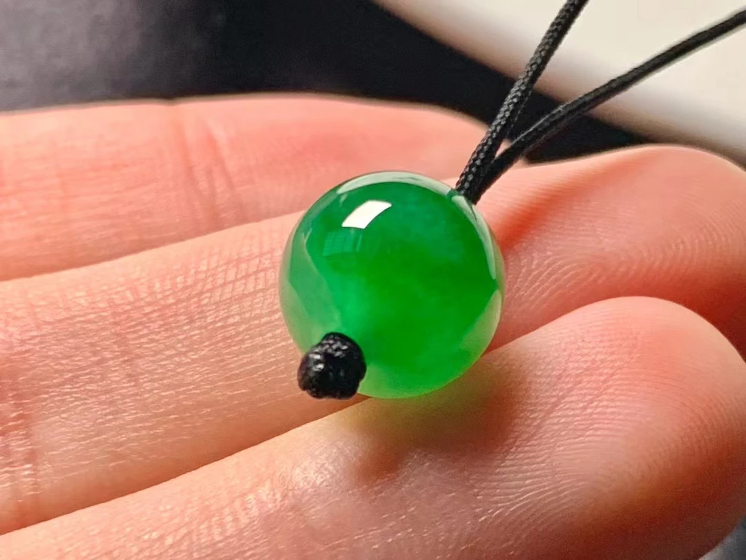 高冰阳绿缅甸翡翠珠子