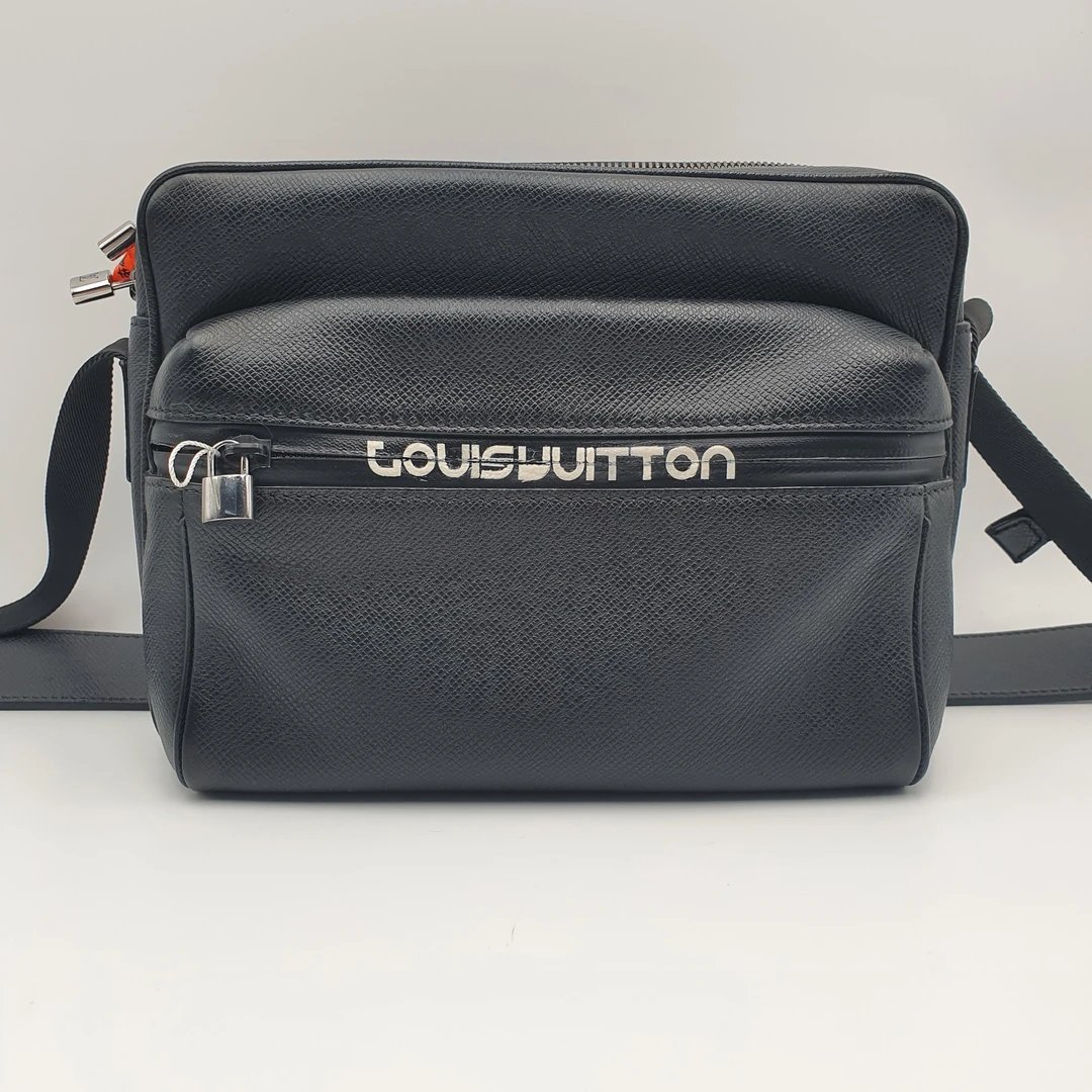 95新 LouisVuitton/路易威登 LV黑色荔枝纹相机包DH10683冠希同款