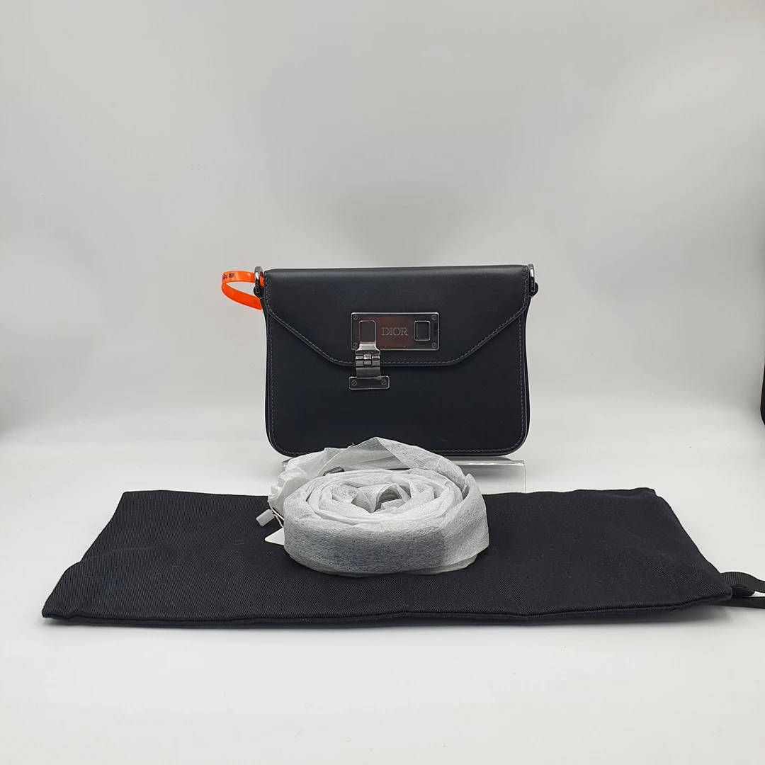 全新未使用 DIOR/迪奥 迪奥黑色银扣相机包DH10362中号翻盖奢侈