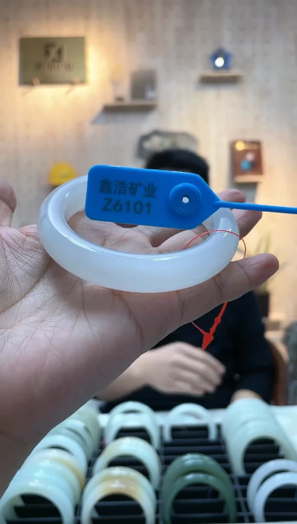 【闪购商品】和田玉手镯未镶嵌圈55 Z6101 高品白猫手镯一条