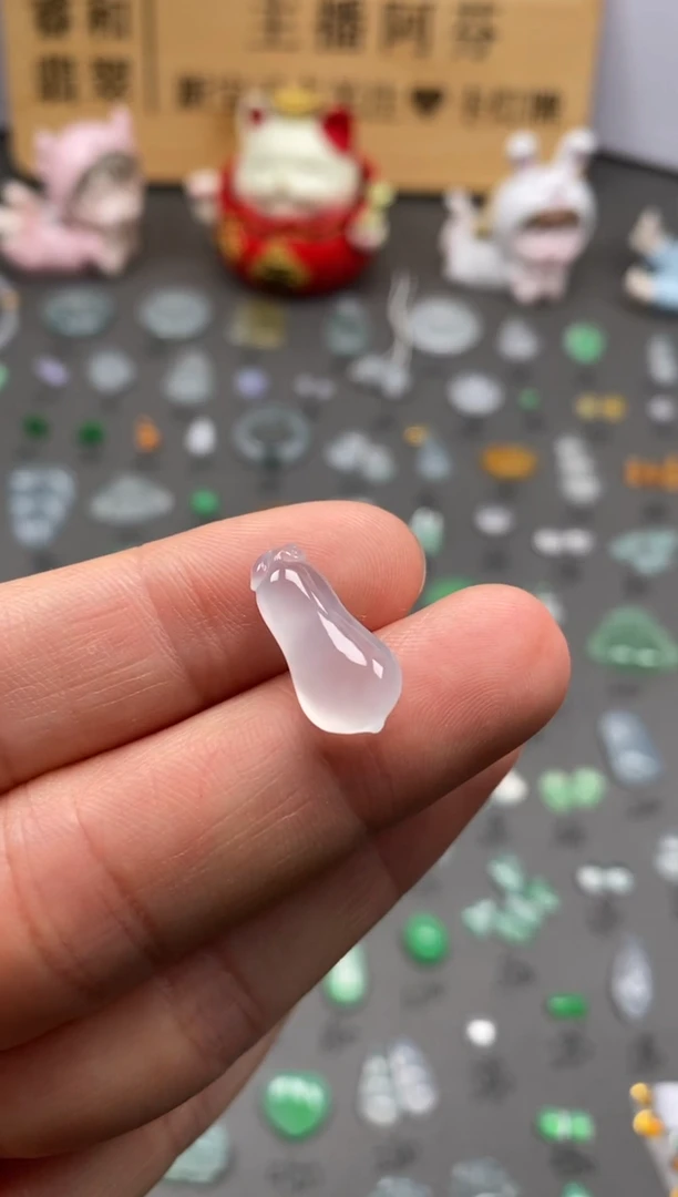 【闪购商品】翡翠颈饰未镶嵌冰福瓜/芬