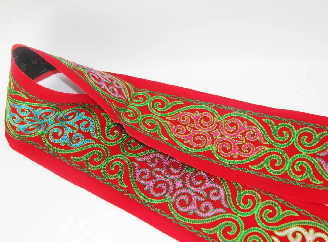 精美民族特色绣花红布条(按米数卖）不支持退货