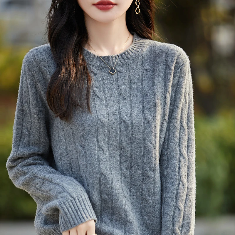 秋冬新款圆领绞花宽松百搭经典打底针织羊毛衫上衣