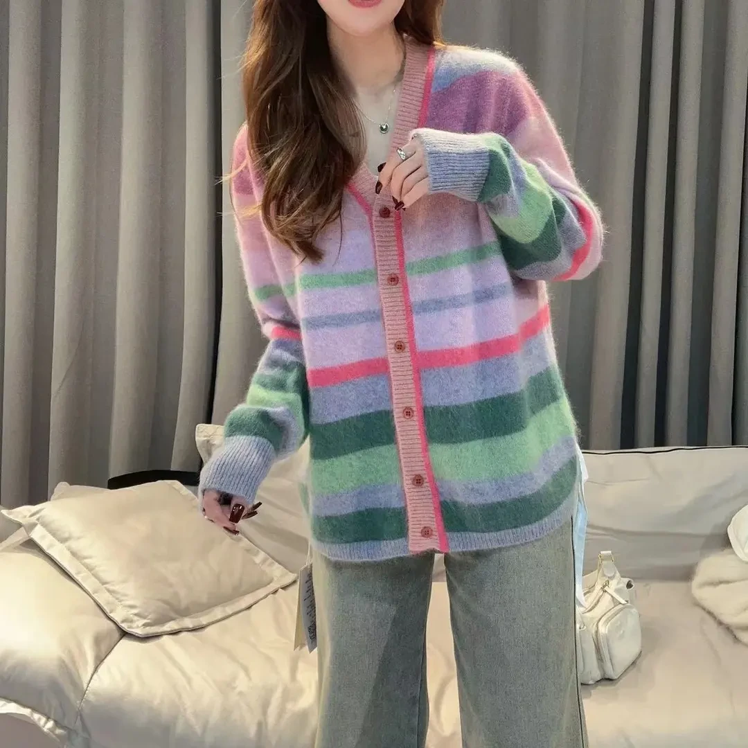 JIE NA YANG轻奢231507拉绒工艺-彩虹条纹拼色时尚圆领纯羊绒衫