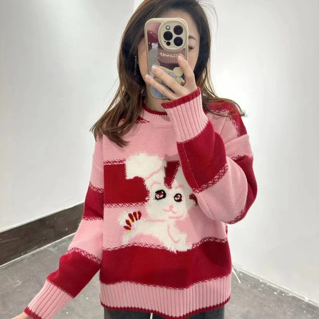 【杰娜洋冬季新款】221178轻奢条纹立体钩花兔子套头羊绒衫上衣