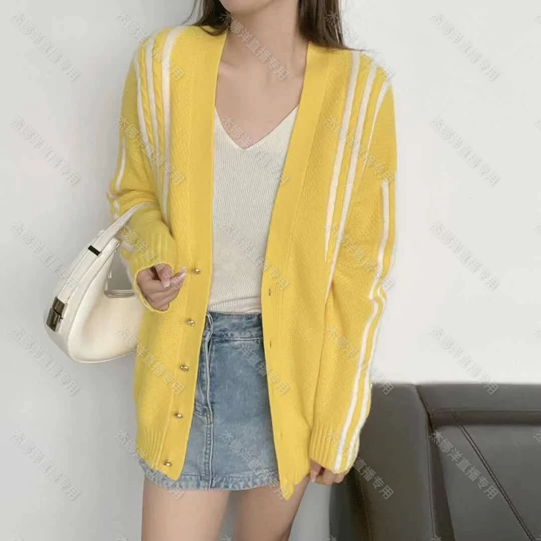 【杰娜洋秋冬新款】220779高端竖条纹麻花亮黄羊绒开衫气质