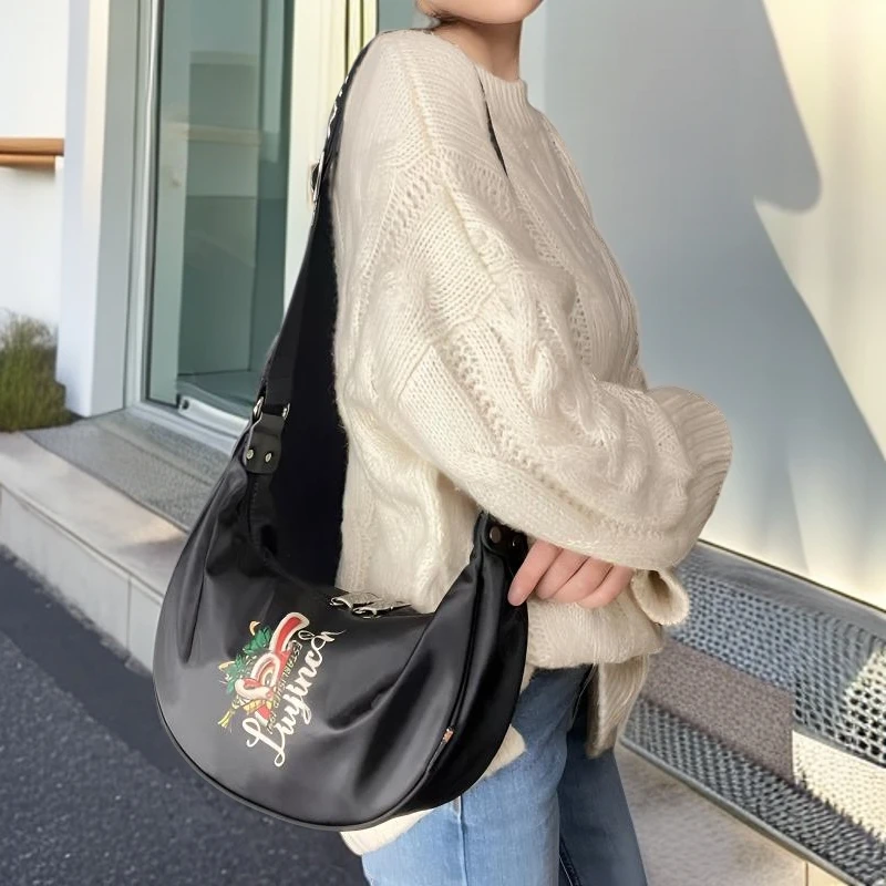 六京城饺子斜挎包中号女包印花休闲运动时尚潮流单肩包提花66003