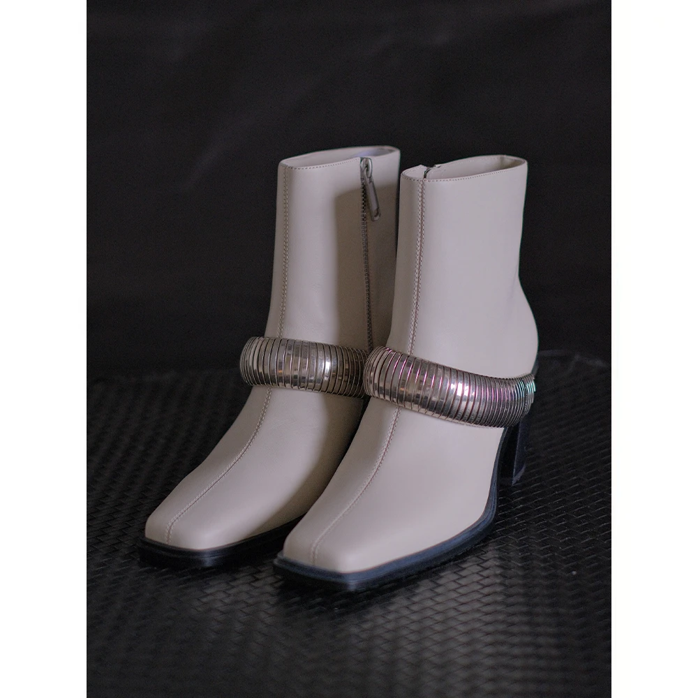 MANIKA GUAN 时尚百搭真皮粗跟秋冬高跟女士马蹄跟短靴MK191259