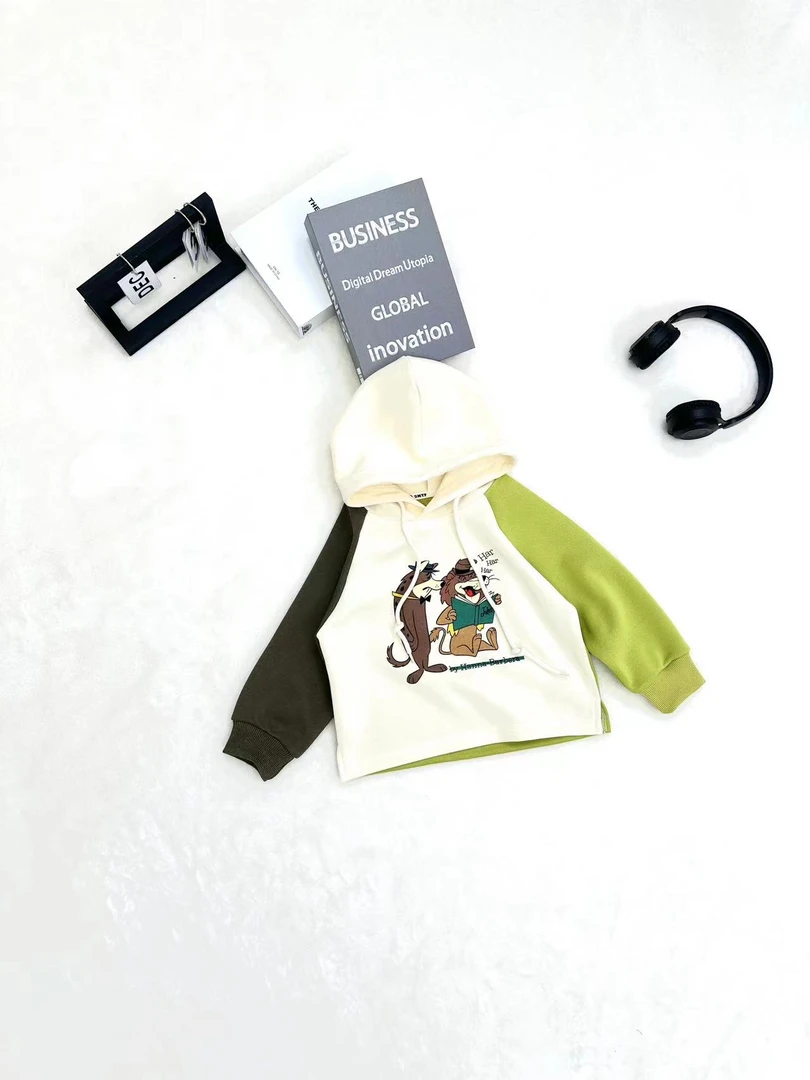 T8822   韩版 童装  拼色插肩袖连帽衫