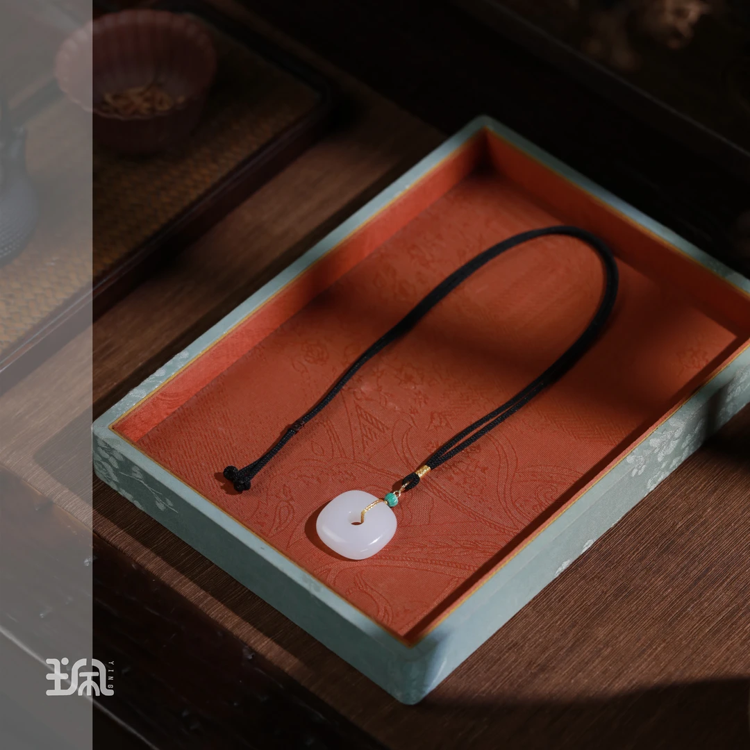 末言雪|和田玉*项链*18K金镶嵌YJB24090408多样性发其一