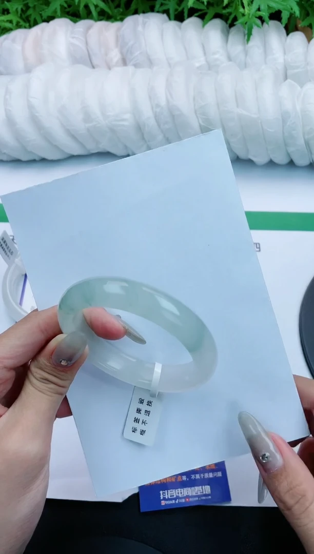 【闪购商品】石英质玉手镯未镶嵌443