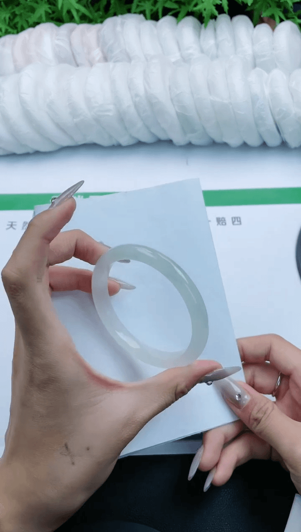 【闪购商品】石英质玉手镯未镶嵌363