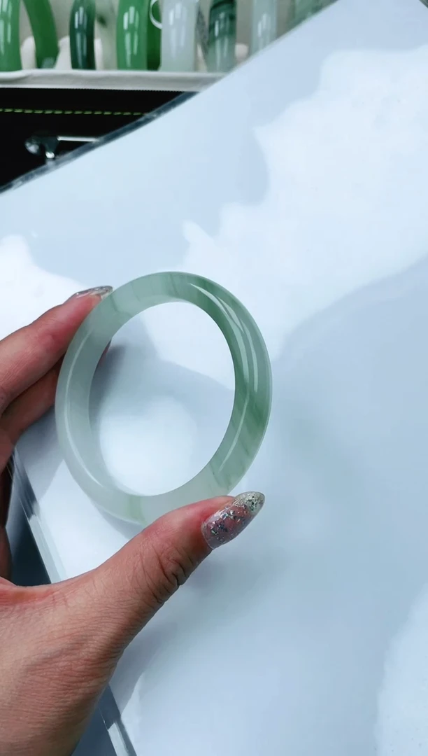 【闪购商品】石英质玉手镯未镶嵌S686