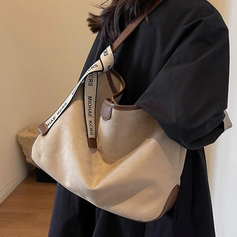 大容量包包女秋冬复古2025新款磨砂单肩斜挎包美拉德高级感水桶包