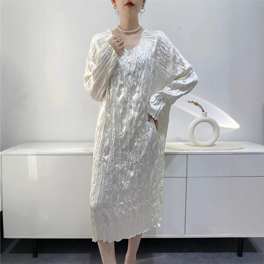 2025春夏连衣裙女手工乱褶裙子中长款长袖宽松大码V领百褶裙外贸