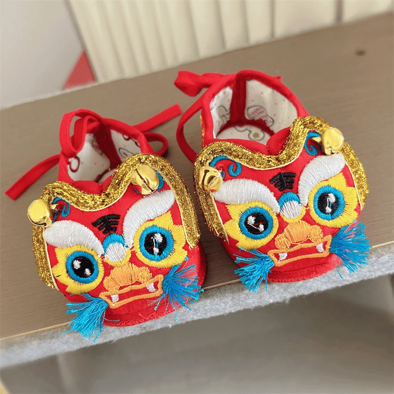 男女宝宝虎头鞋软底刺绣手工老虎鞋婴儿满月百天防滑学步鞋大红色