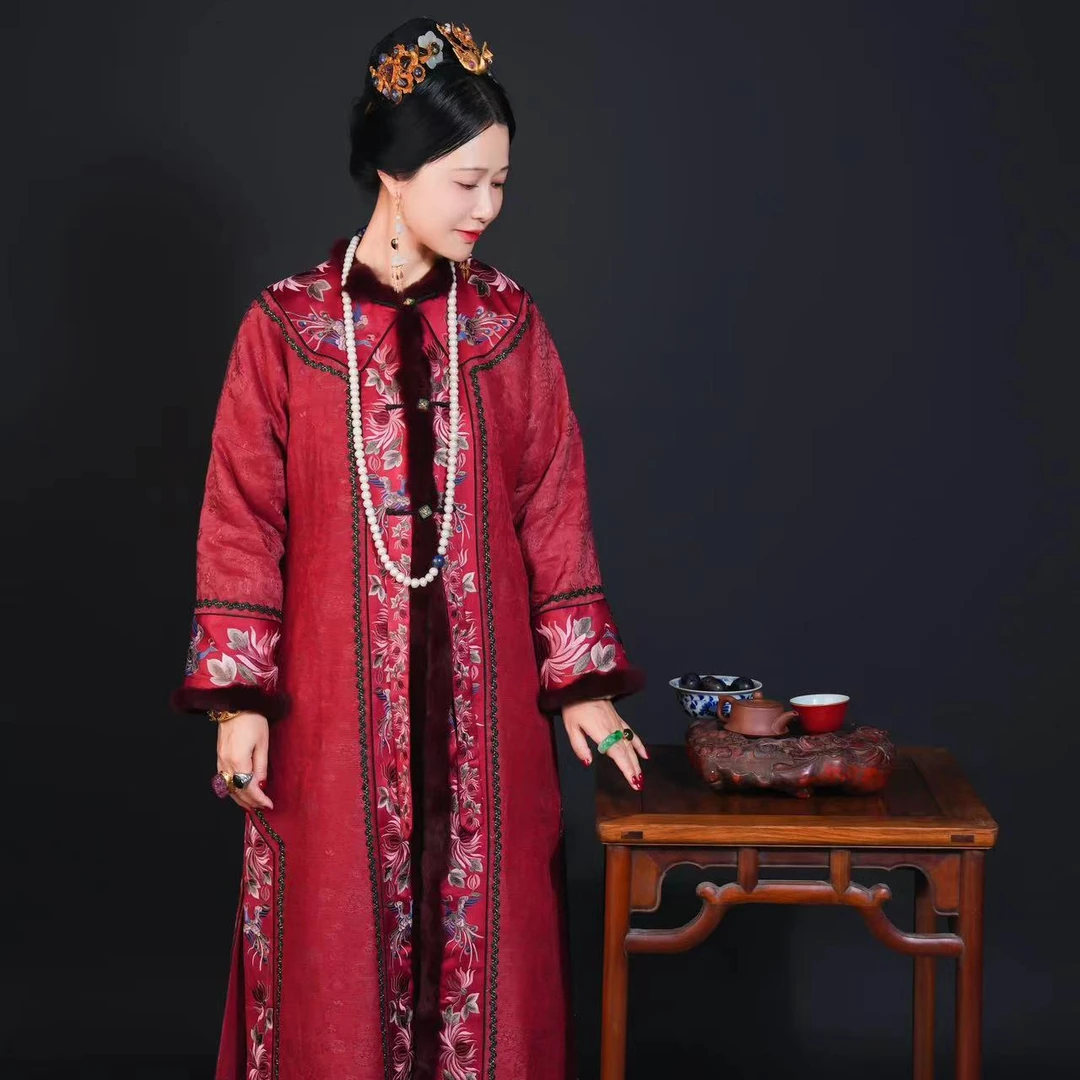 【云裳溪 2024｜8月北京 新款】国风反季红色新中式毛领复刻刺绣棉服