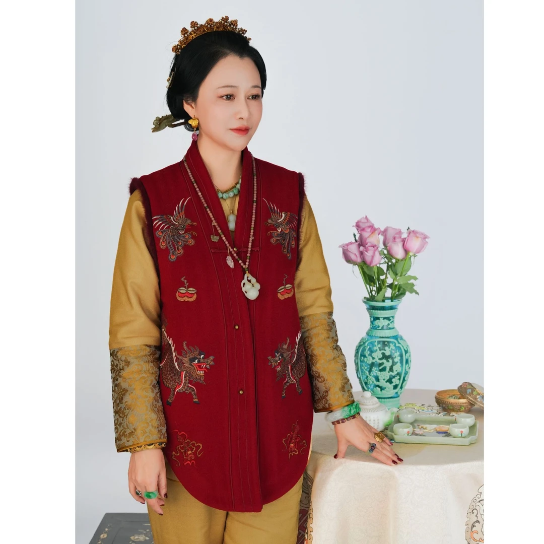 【云裳溪2024｜11月杭州新款】国风正红色刺绣中式坎肩马夹