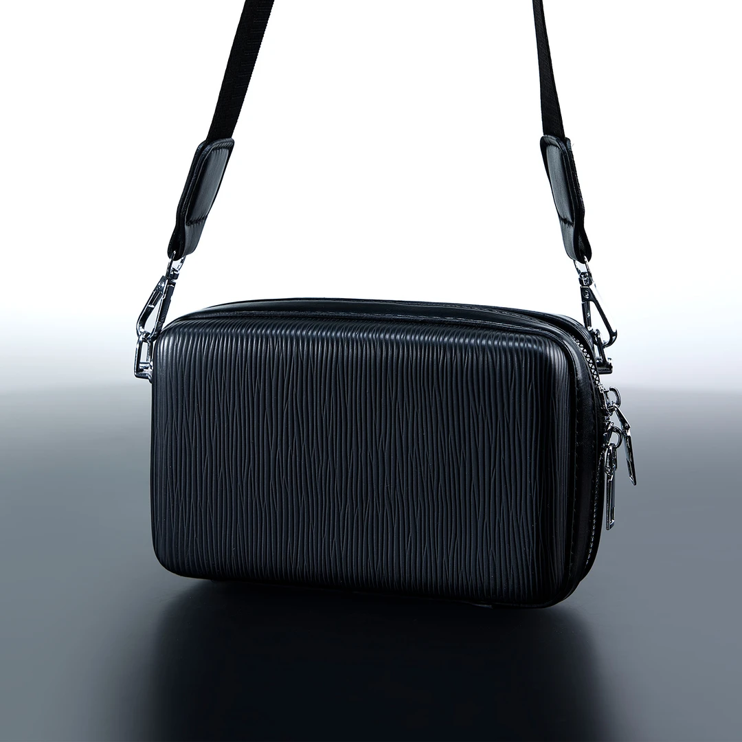 HERBEL/黑白2024专属男装百搭黑色设计师潮流单肩肩包功能洗水