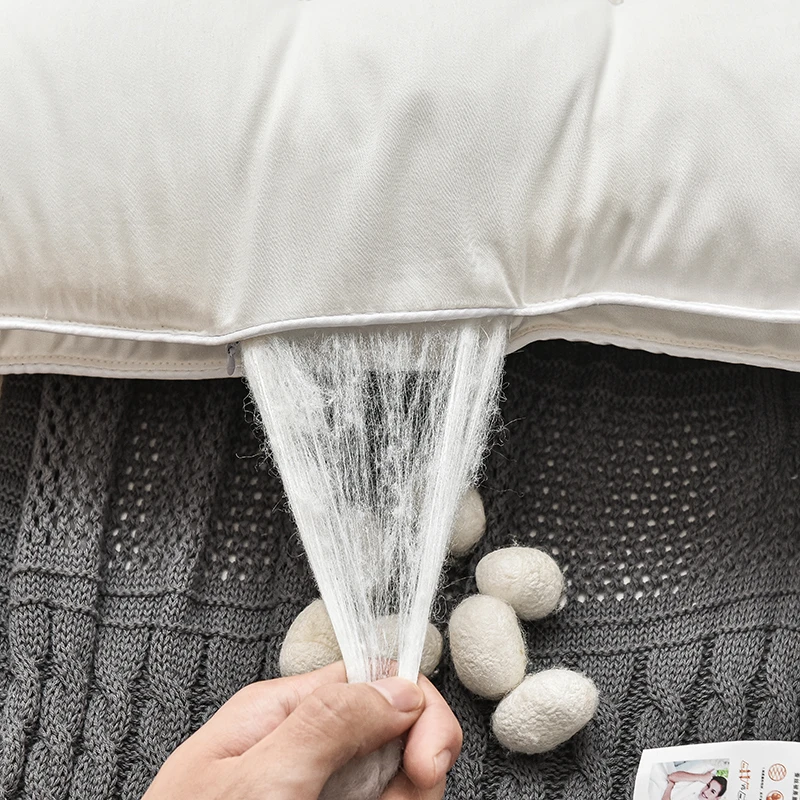 蚕丝枕头柔软薄矮软护颈椎平枕芯成人家用透气