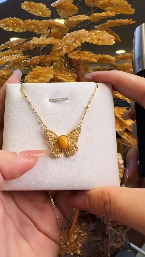 【闪购商品】琥珀颈饰银S925镀金镶嵌满蜡蝴蝶精工镶嵌套链