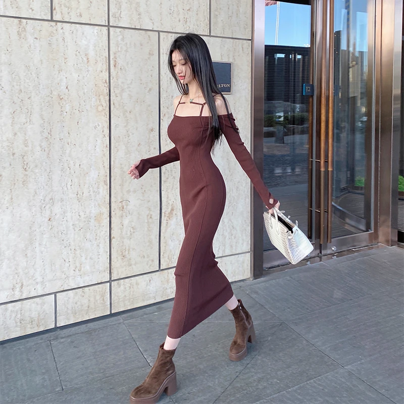 【Q11143】熊熊屋【美式栗棕】s曲线收腰包臀一字肩针织长裙