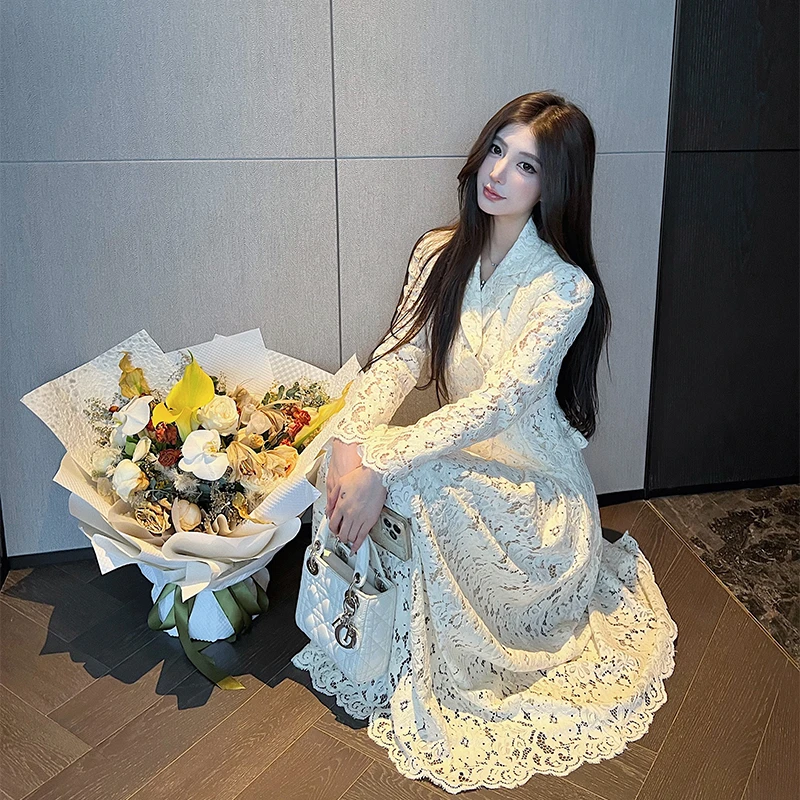 熊熊屋【韩女千金】娴静温柔睫毛蕾丝正肩收腰外套A字大摆套装裙