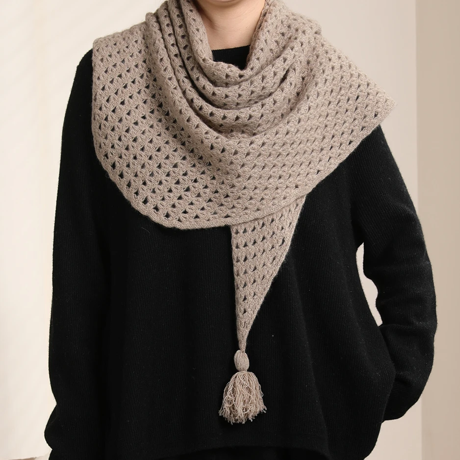 女冬季手工钩花针织三角形披肩围巾秋冬保暖纯色百搭