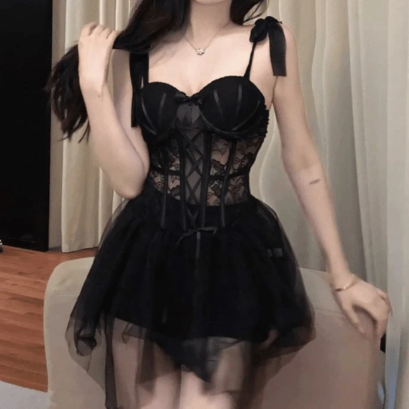 【暧昧】名媛公主风千金风吊带裙带胸垫蕾丝显瘦收腰2024新款七夕