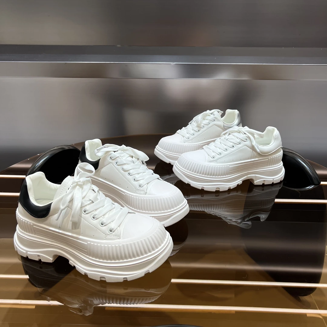 酷香草//【大美人 】松糕厚底小白鞋女2024新款增高显瘦轻便休闲鞋