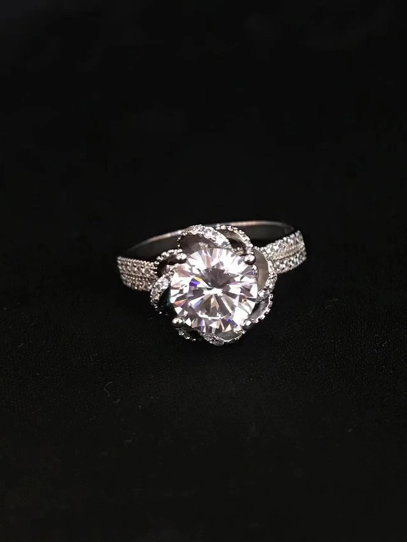 925银戒指   戒指  【子玉】南非山茶花白戒指2ct A34