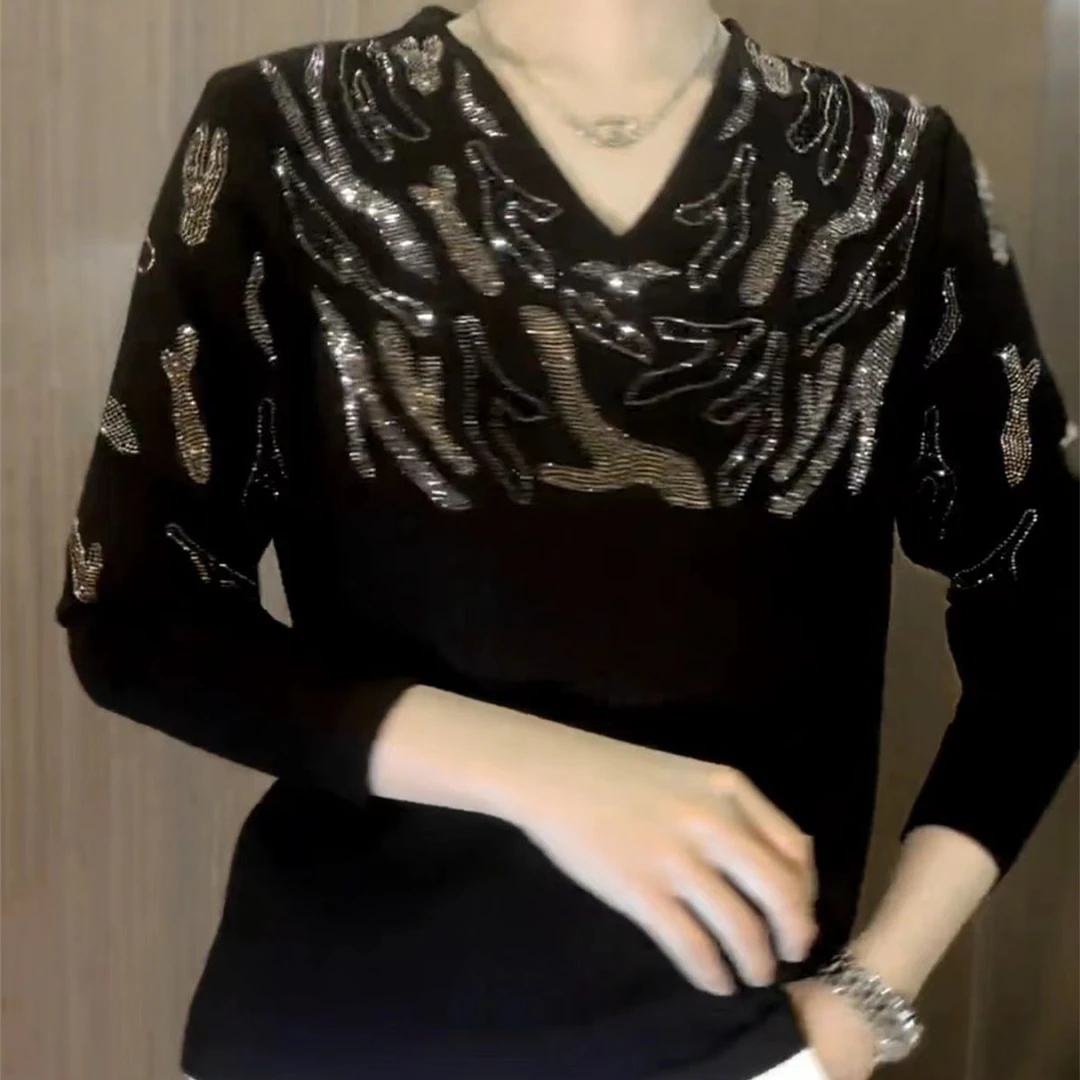 春秋薄款2025洋气女修身显瘦长袖烫钻气质百搭时尚T恤黑色V领上衣