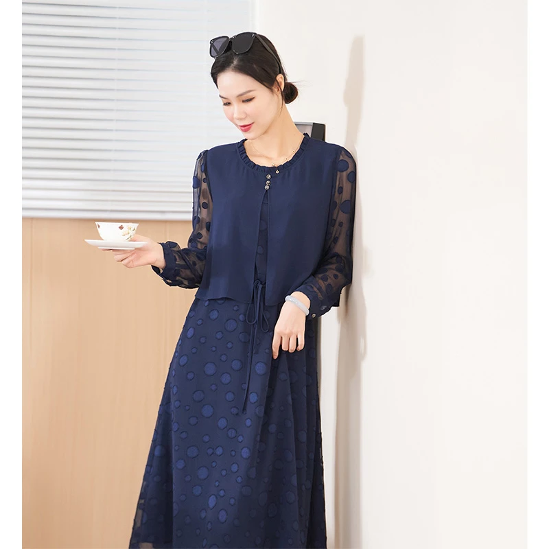 迪欧芙2024年春季新款宝蓝色显瘦气质轻奢长袖连衣裙女#CLQ16156