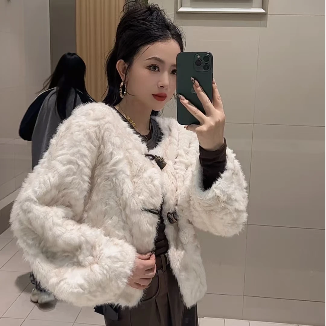 [DARUI]高级感牛角扣短款毛毛外套女皮毛一体时尚加厚保暖-6844