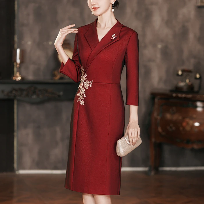 2025春装新款年轻妈妈婚宴礼服裙女高贵喜婆婆修身气质显瘦连衣裙