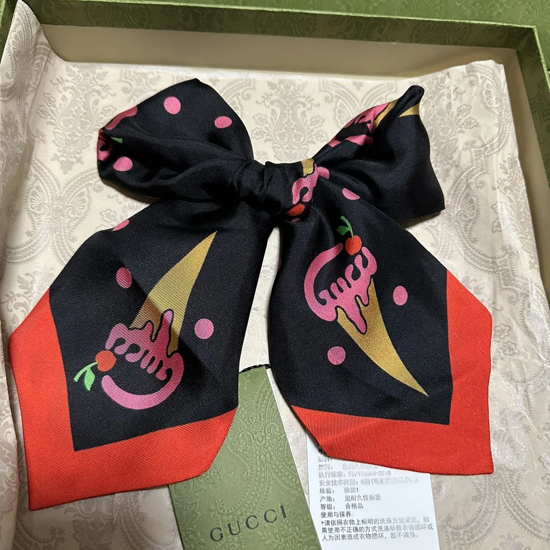 全新未使用 GUCCI/古驰 GUCCI古驰丝巾黑红色