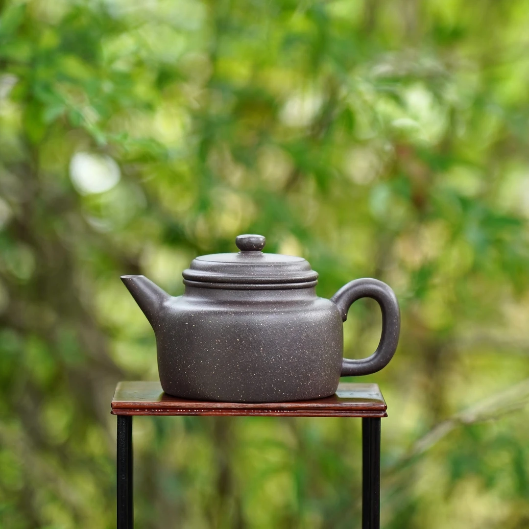 【传统系 剑流德钟壶】 原矿梨皮紫泥 容量180毫升 砂玲珑