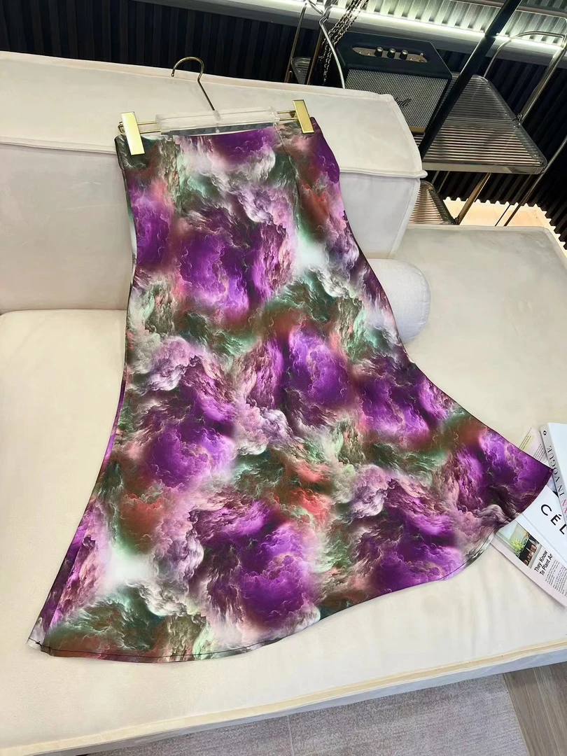 伊昕丽七彩云缎面半身裙松紧腰A字显瘦半身裙