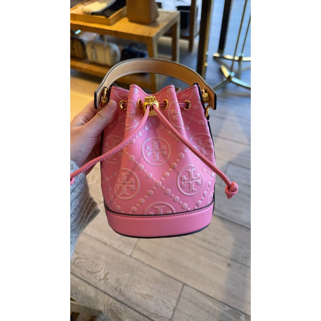 【预售】ToryBurch/汤丽柏琦专柜T MONOGRAM玫瑰粉迷你水桶包145527