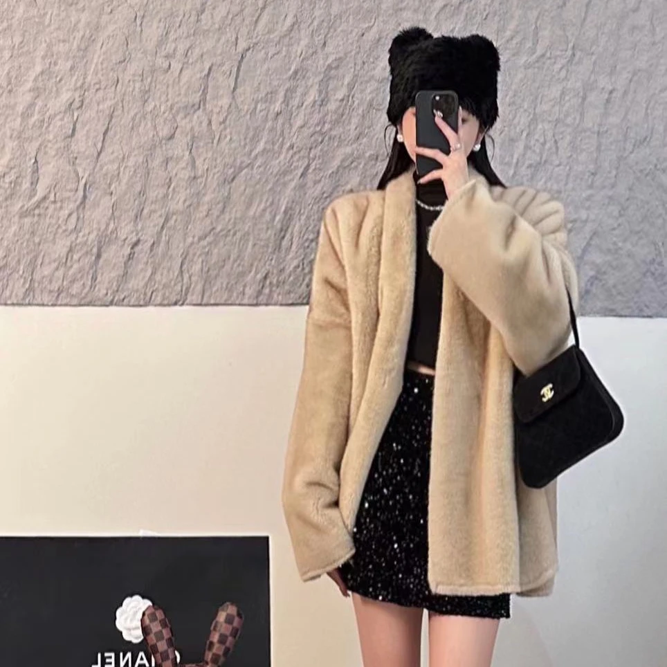 上新宽松洋气百搭重工精致贵气优雅高级感斗篷外套气质230203